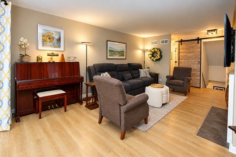 Tiny photo for 873 W Longmeadow Court, Lake Barrington, IL 60010 (MLS # 12771436)