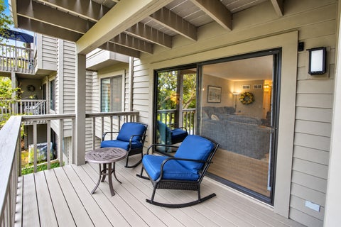 Tiny photo for 873 W Longmeadow Court, Lake Barrington, IL 60010 (MLS # 12771436)