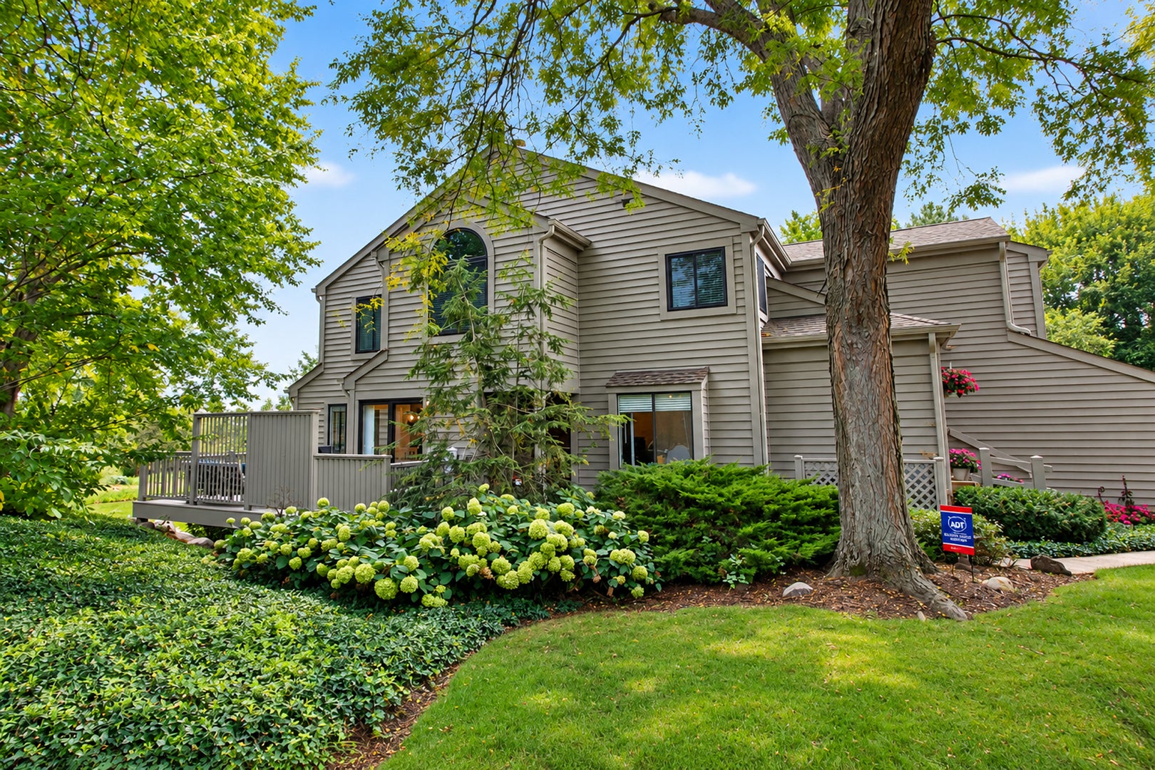 873 W Longmeadow Court
