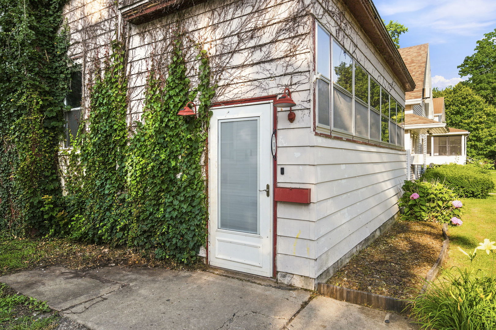 111 W Delaware Street