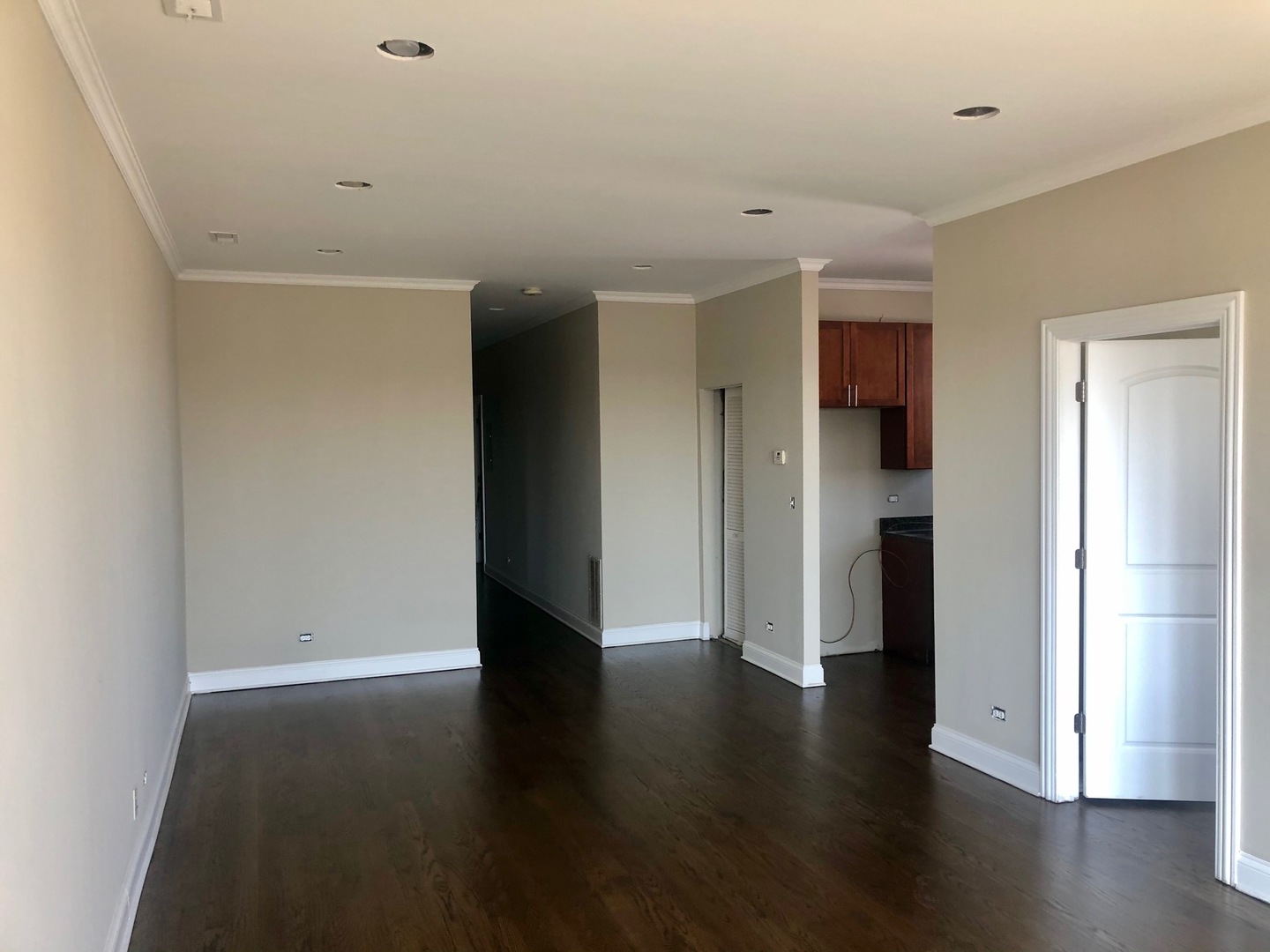 4300 N Kedzie Avenue 401