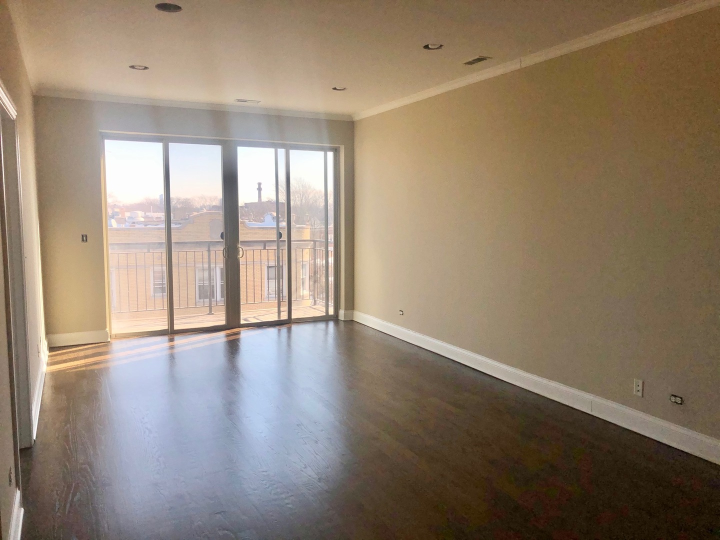 4300 N Kedzie Avenue 401