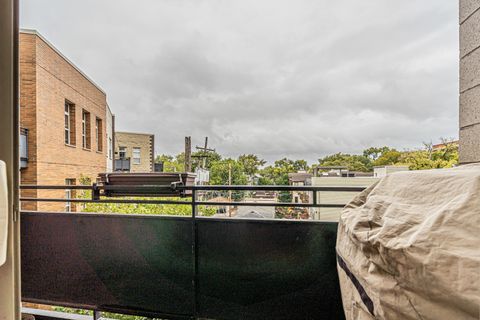 Tiny photo for 2915 N Clybourn Avenue #310, Chicago, IL 60618 (MLS # 12588479)