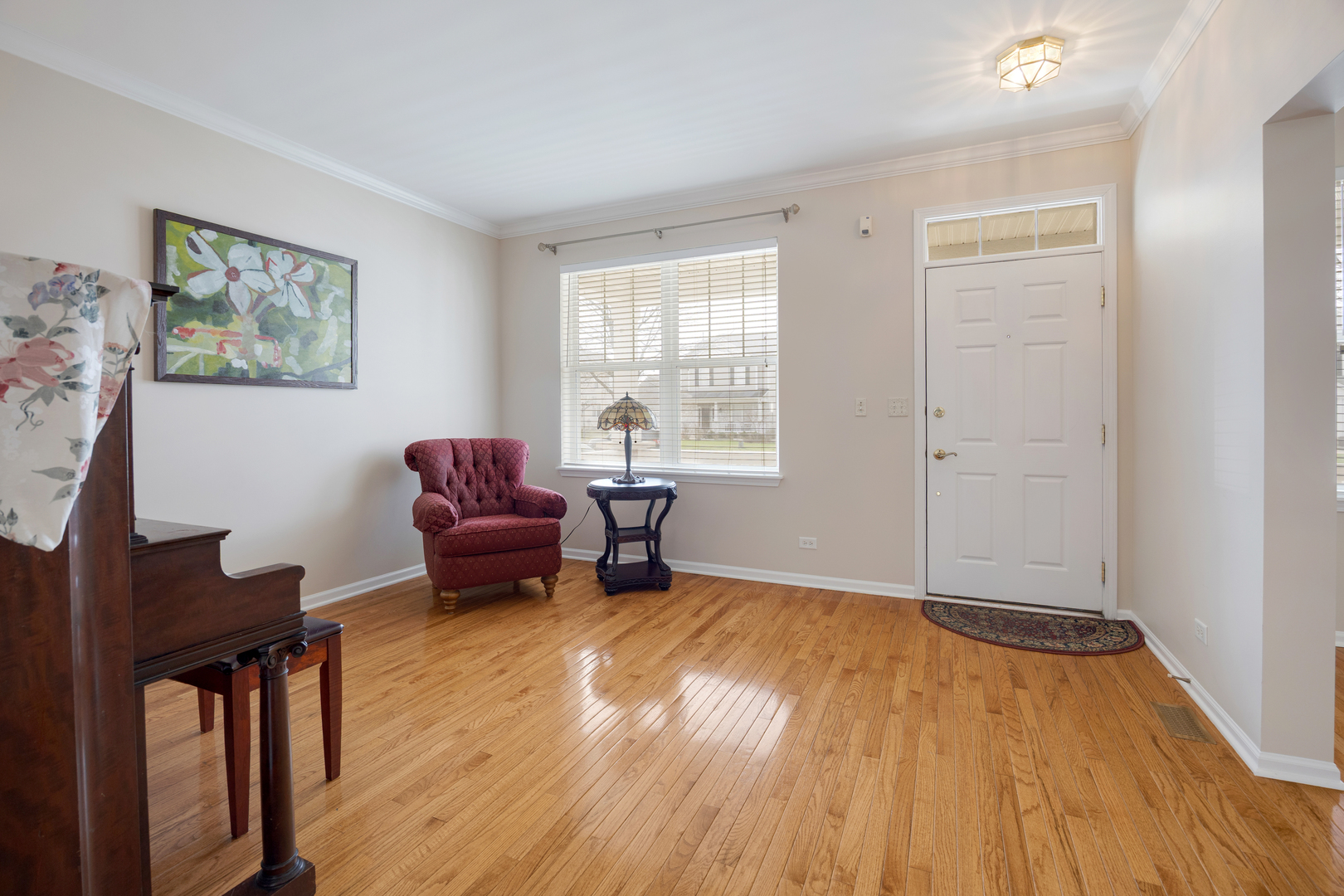 566 Horizon Drive W