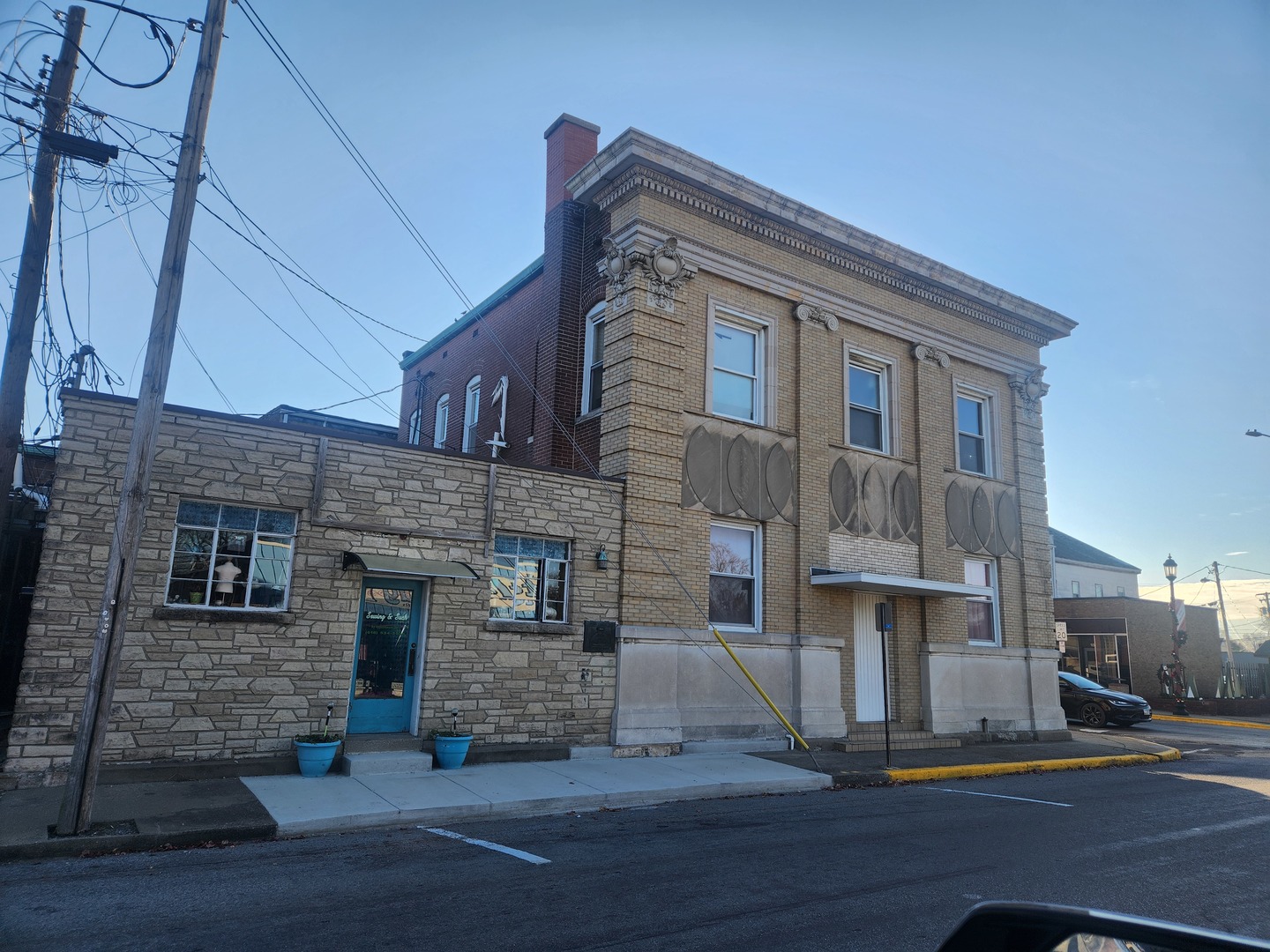 17 W Water Street