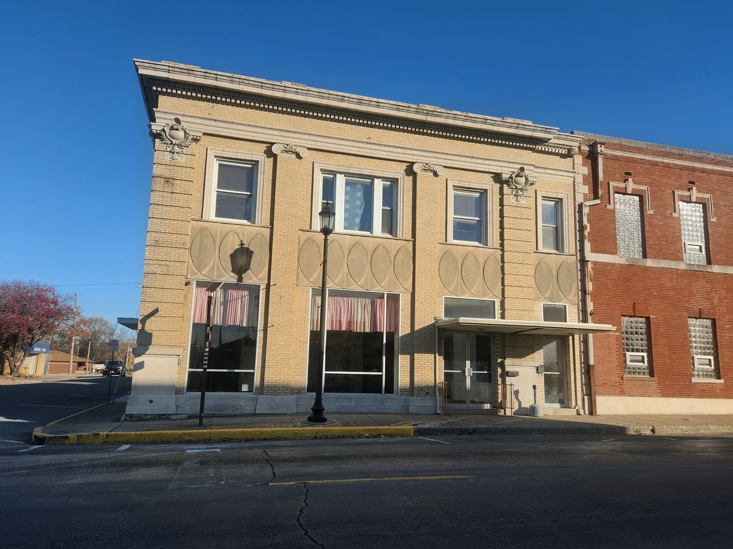 17 W Water Street