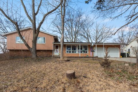 1301 Adams Street Lake In The Hills IL 60156