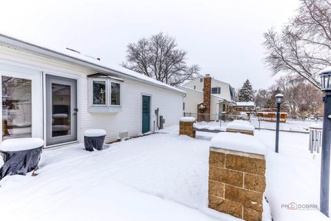Tiny photo for 225 Wickham Drive, Schaumburg, IL 60194 (MLS # 12530585)