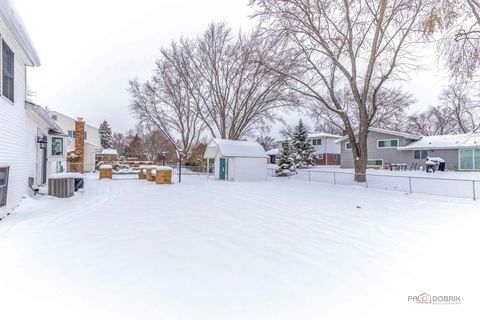 Tiny photo for 225 Wickham Drive, Schaumburg, IL 60194 (MLS # 12530585)