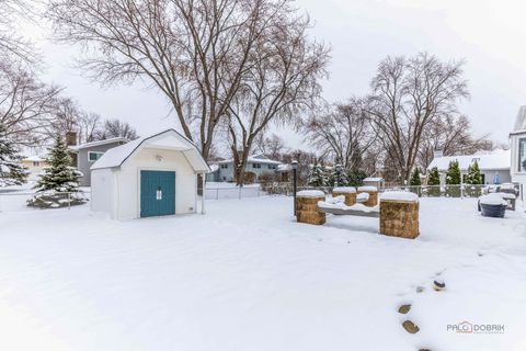 Tiny photo for 225 Wickham Drive, Schaumburg, IL 60194 (MLS # 12530585)