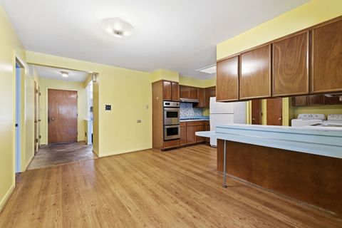 Tiny photo for 943 Oxford Street, Downers Grove, IL 60516 (MLS # 12528945)