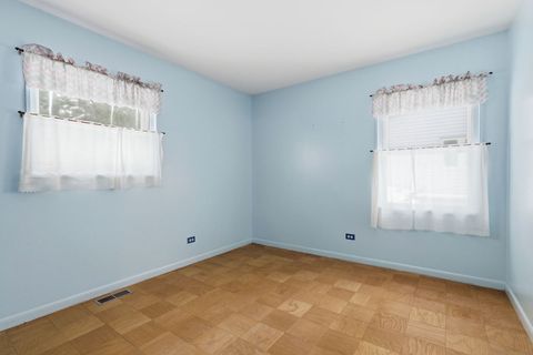 Tiny photo for 943 Oxford Street, Downers Grove, IL 60516 (MLS # 12528945)