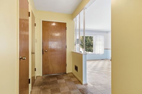 Tiny photo for 943 Oxford Street, Downers Grove, IL 60516 (MLS # 12528945)