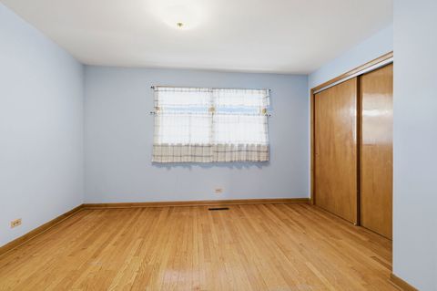 Tiny photo for 943 Oxford Street, Downers Grove, IL 60516 (MLS # 12528945)