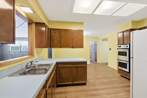 Tiny photo for 943 Oxford Street, Downers Grove, IL 60516 (MLS # 12528945)