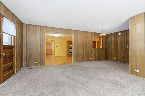 Tiny photo for 943 Oxford Street, Downers Grove, IL 60516 (MLS # 12528945)