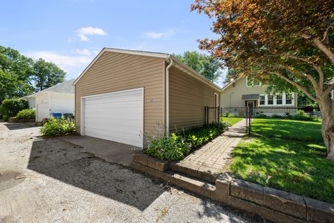 Tiny photo for 2221 RIPLEY Street, Davenport, IA 52803 (MLS # 12684604)