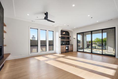 Tiny photo for 3923 N Janssen Avenue #1E, Chicago, IL 60613 (MLS # 12527960)