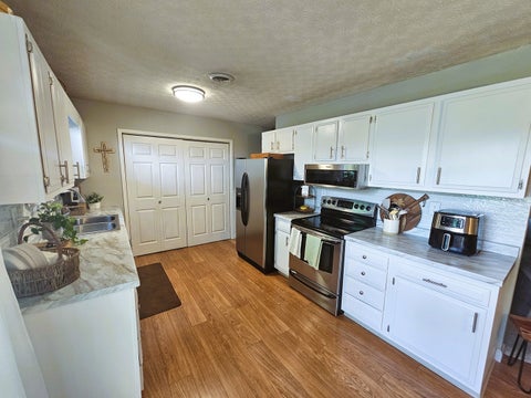 Tiny photo for 100 Cherry Drive, Mt Vernon, IL 62864 (MLS # 12717859)