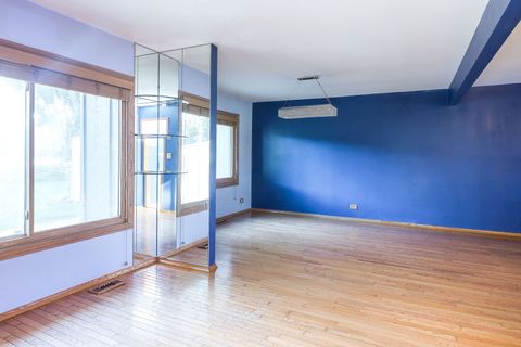 Tiny photo for 170 Cascade Drive, Indian Head Park, IL 60525 (MLS # 12528286)