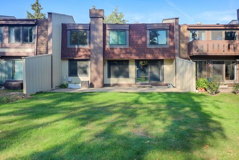 Tiny photo for 170 Cascade Drive, Indian Head Park, IL 60525 (MLS # 12528286)