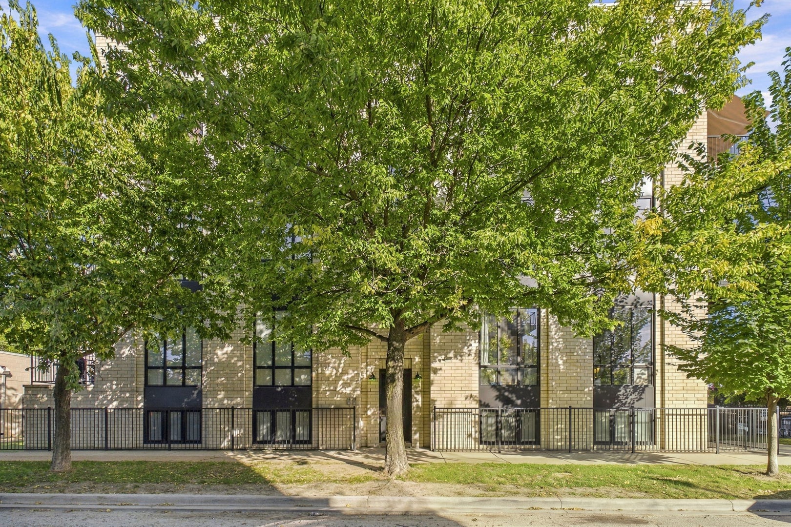 1205 N Spaulding Avenue 3S