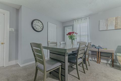 Tiny photo for 552 Walnut Avenue, Elgin, IL 60123 (MLS # 12523519)