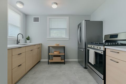 Tiny photo for 552 Walnut Avenue, Elgin, IL 60123 (MLS # 12523519)