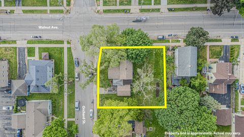 Tiny photo for 552 Walnut Avenue, Elgin, IL 60123 (MLS # 12523519)