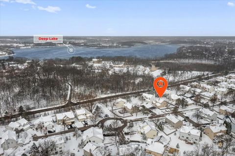 Tiny photo for 157 N Crooked Lake Lane, Lindenhurst, IL 60046 (MLS # 12587070)