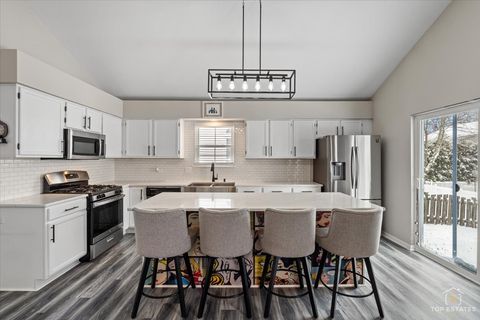 Tiny photo for 157 N Crooked Lake Lane, Lindenhurst, IL 60046 (MLS # 12587070)