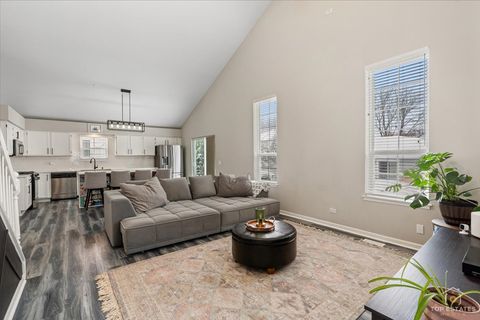 Tiny photo for 157 N Crooked Lake Lane, Lindenhurst, IL 60046 (MLS # 12587070)