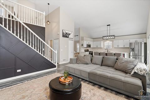 Tiny photo for 157 N Crooked Lake Lane, Lindenhurst, IL 60046 (MLS # 12587070)