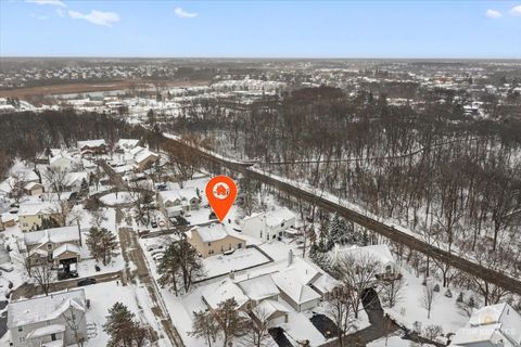 Tiny photo for 157 N Crooked Lake Lane, Lindenhurst, IL 60046 (MLS # 12587070)