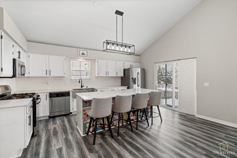 Tiny photo for 157 N Crooked Lake Lane, Lindenhurst, IL 60046 (MLS # 12587070)