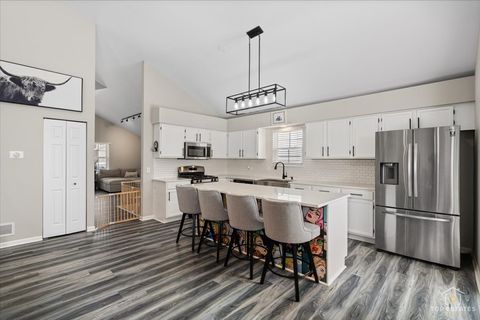 Tiny photo for 157 N Crooked Lake Lane, Lindenhurst, IL 60046 (MLS # 12587070)