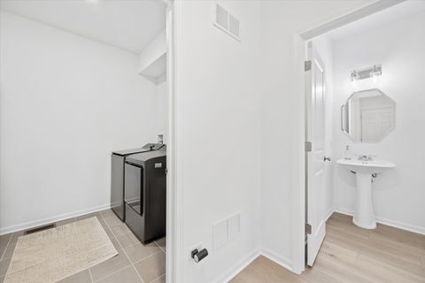 Tiny photo for 4474 Chelsea Manor Circle, Aurora, IL 60504 (MLS # 12599649)