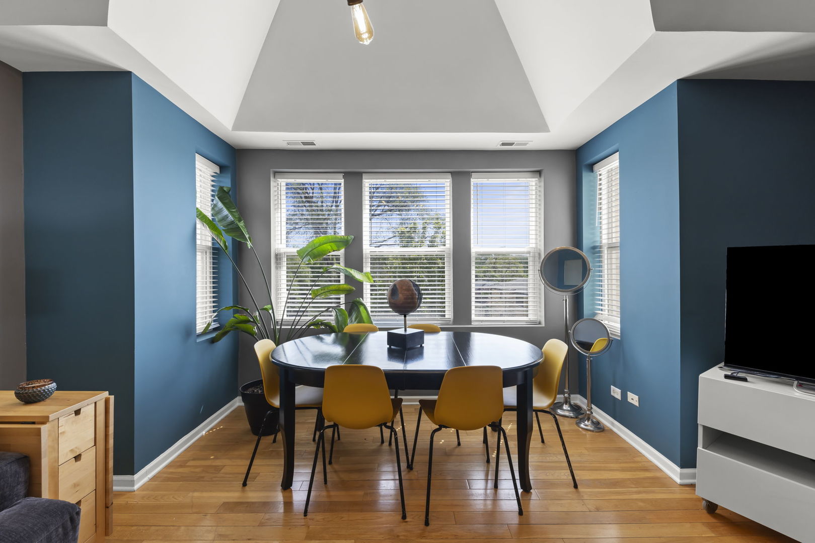 5054 N Troy Street 3