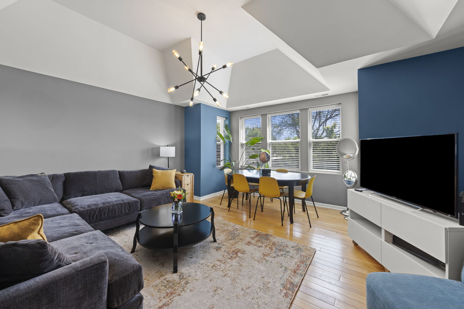 5054 N Troy Street 3