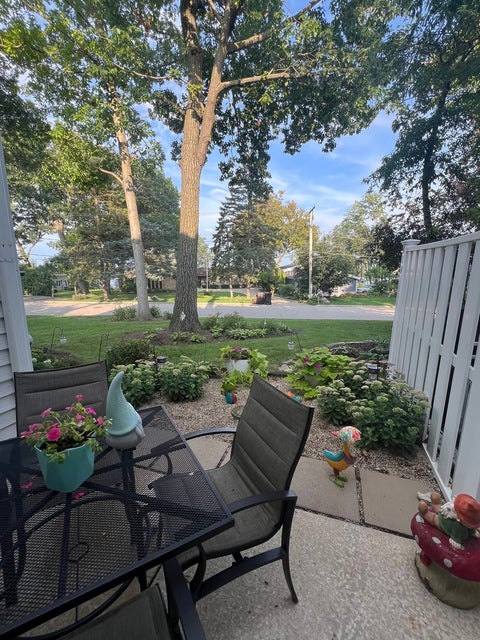 Tiny photo for 413 Country Lane Court, Wauconda, IL 60084 (MLS # 12773840)