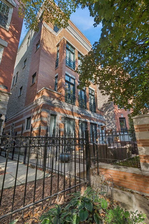 Photo of 2842 N Burling Street #4, Chicago, IL 60657 (MLS # 12788910)