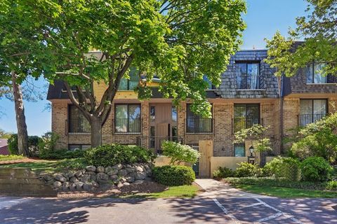 Photo of 1712 Northfield Square #F, Northfield, IL 60093 (MLS # 12648511)