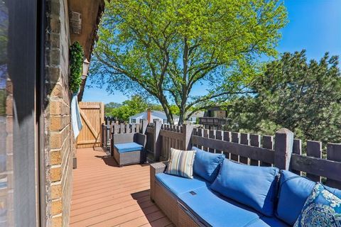 Tiny photo for 1712 Northfield Square #F, Northfield, IL 60093 (MLS # 12648511)