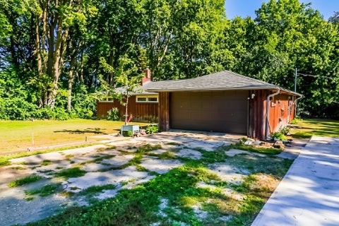Tiny photo for 1516 Hunter Street, Sterling, IL 61081 (MLS # 12776597)