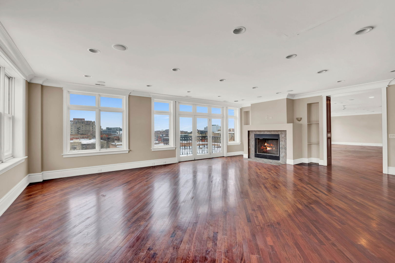 545 W Aldine Avenue 6E