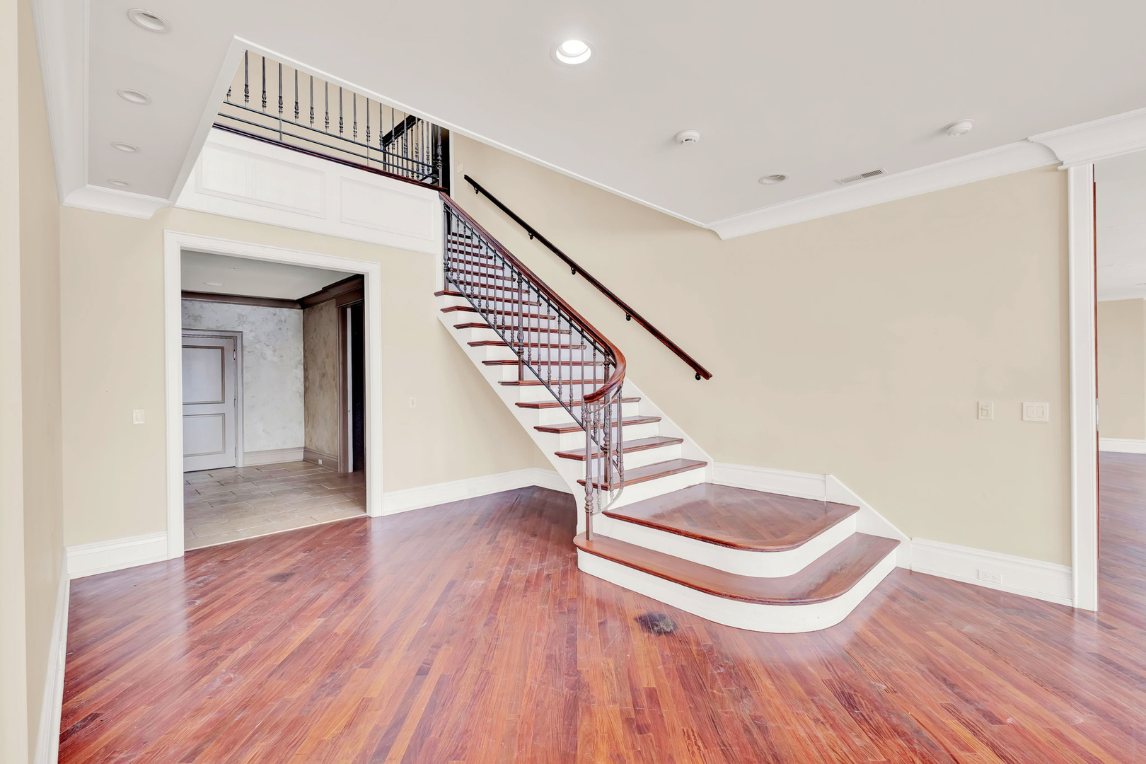 545 W Aldine Avenue 6E