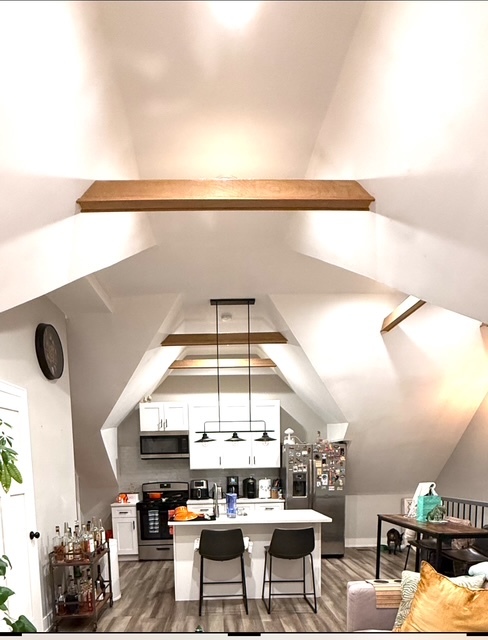 2115 W Barry Avenue CH