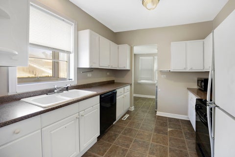 Tiny photo for 1349 Floresta VIS, Crystal Lake, IL 60014 (MLS # 12644536)