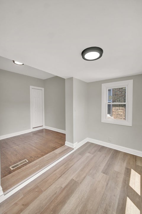 Tiny photo for 7707 S Ridgeland Avenue, Chicago, IL 60649 (MLS # 12745632)
