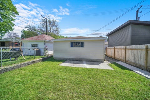 Tiny photo for 7707 S Ridgeland Avenue, Chicago, IL 60649 (MLS # 12745632)